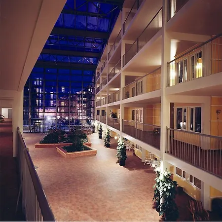 Center With Parking 特隆赫姆